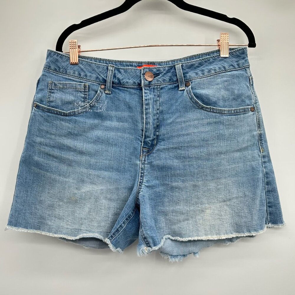 Astor Denim Light Wash Raw Hem Denim Shorts 33W